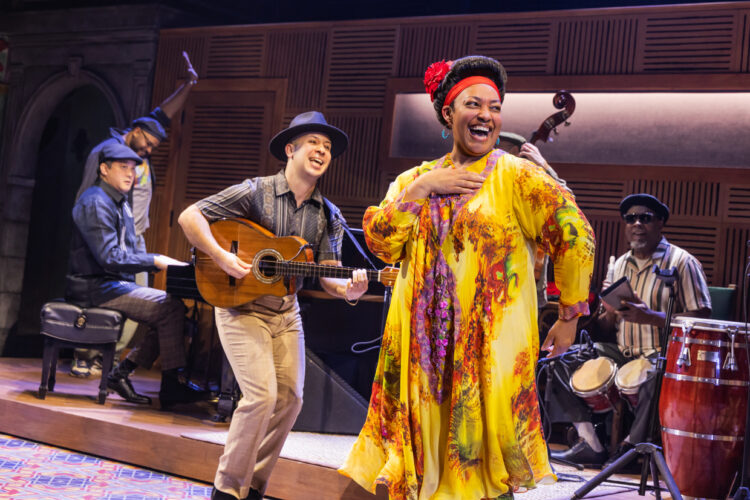 De izquierda a derecha: Justin Cunningham, Marco Paguia, Renecito Avich, Natalie Belcon y Román Díaz durante un ensayo del musical 'Buena Vista Social Club'. Foto:  Matthew Murphy/EFE.