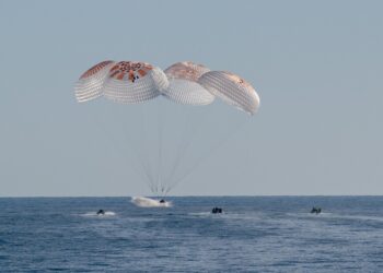 Después de la exitosa zambullida del martes, SpaceX espera comenzar a recibir tripulaciones en el océano Pacífico como una nueva alternativa a Florida. Foto: @NASA