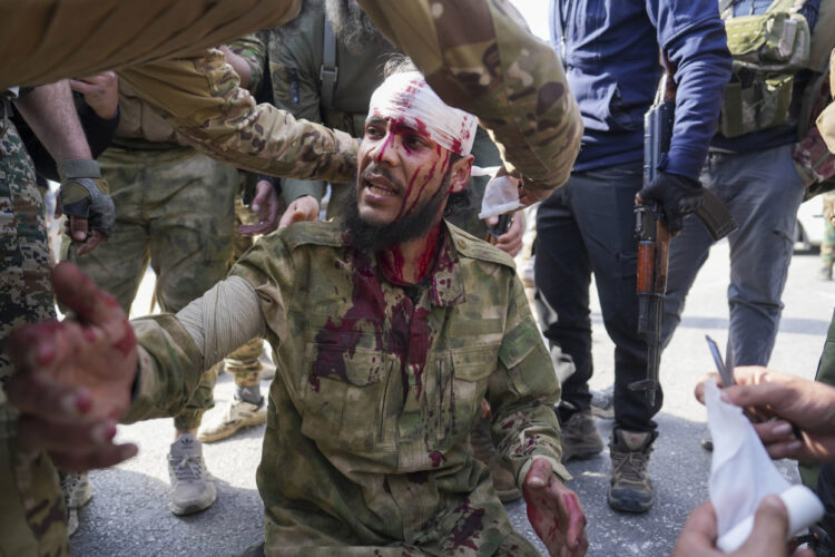 Fuerzas de la nueva administración siria mandaron refuerzos a Jableh, donde se produjeron intensos choques con combatientes leales al antiguo régimen del derrocado presidente Bachar al Asad. Foto: Yahya Nemah/EFE.