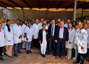 Brigada médica cubana en Calabria, Italia. Foto: Tomada de Prensa Latina.
