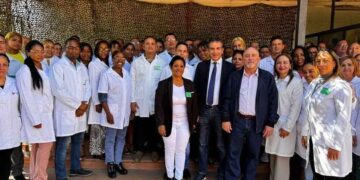 Brigada médica cubana en Calabria, Italia. Foto: Tomada de Prensa Latina.