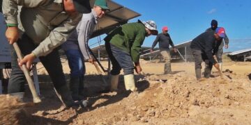 En fase final, el parque solar fotovoltaico La Barbarita, en Pinar del Río. Foto: Facebook/Guerrillero.