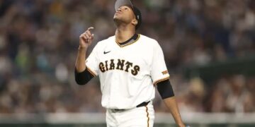 El lanzador cubano Raidel Martínez. Foto: Yomiuri Giants / Archivo.