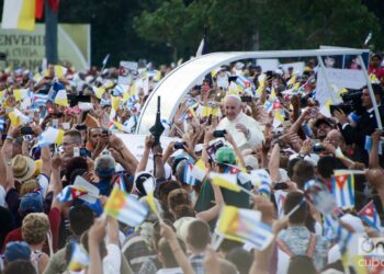 El papa Francisco durante su visita a Cuba en 2015. Foto: Kaloian / Archivo.