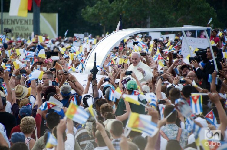 El papa Francisco durante su visita a Cuba en 2015. Foto: Kaloian / Archivo.