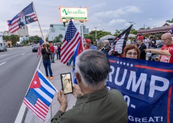 Cubanos en Miami apoyan a Trump durante la campaña para las elecciones de 2024. Foto: EFE/EPA/CRISTOBAL HERRERA-ULASHKEVICH.