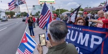 Cubanos en Miami apoyan a Trump durante la campaña para las elecciones de 2024. Foto: EFE/EPA/CRISTOBAL HERRERA-ULASHKEVICH.