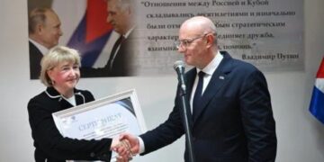 El viceprimer ministro Dmitry Chernyshenko durante la apertura de una sede en La Habana de la Universidad Federal del Sur (SFedU) de Rusia. Foto: expertsouth.ru