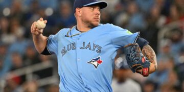 Imagen de archivo del cubano Yariel Rodríguez con los Azulejos de Toronto en la MLB. Foto: Dan Hamilton / bluejaysnation.com / Archivo.