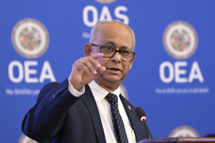El nuevo secretario general de la OEA,  el surinamés Albert Ramdin, pone la crisis de Haití como su más alta prioridad
Foto:  EFE/Lenin Nolly