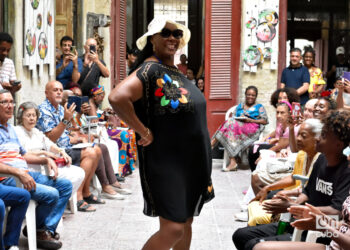 Desfile del proyecto "Reinas Voluminosas Afrodescendientes", en La Habana. Foto: Otmaro Rodríguez.