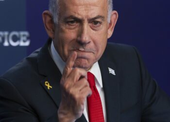 Benjamin Netanyahu durante una conferencia de prensa, mayo de 2025. Foto: RONEN ZVULUN / POOL/EFE/EPA.