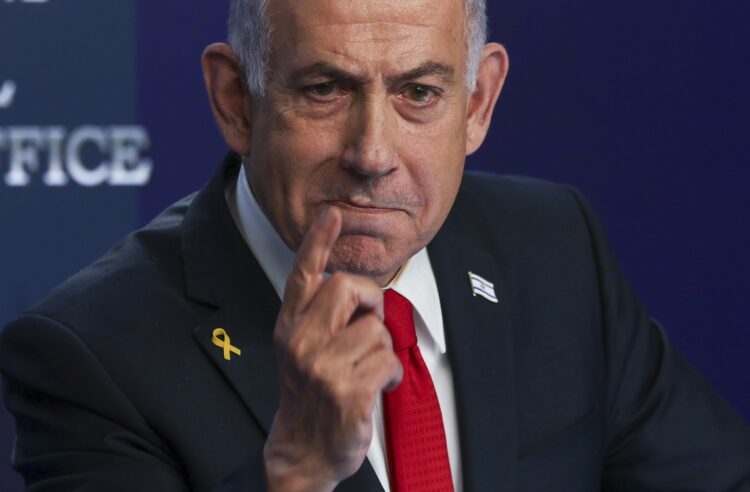 Benjamin Netanyahu durante una conferencia de prensa, mayo de 2025. Foto: RONEN ZVULUN / POOL/EFE/EPA.