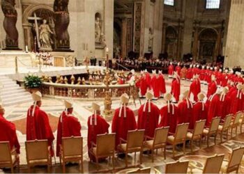 Cardenales en un cónclave.Foto: 20minutos.es