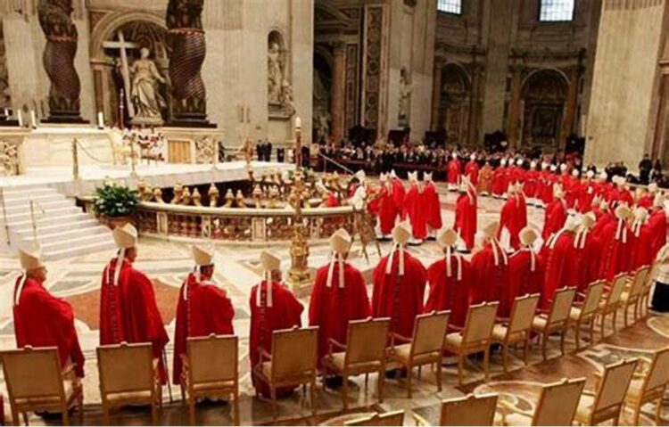 Cardenales en un cónclave.Foto: 20minutos.es