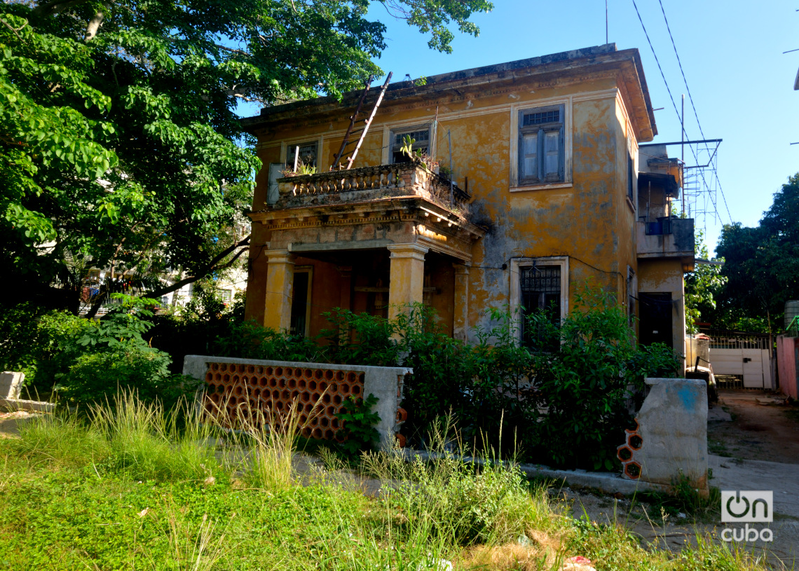 Casona en calle 31 de Cojímar. Foto: Otmaro Rodríguez.