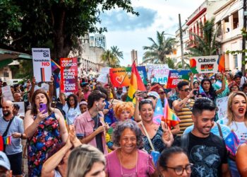 Conga contra la homofobia y transfobia. Foto: Facebook/Cenesex.