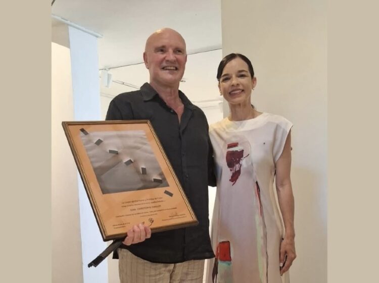 Conceden Premio Internacional de Danza Josefina Méndez al director de Les Ballets de Monte-Carlo. Foto: Facebook/Ballet Nacional de Cuba.