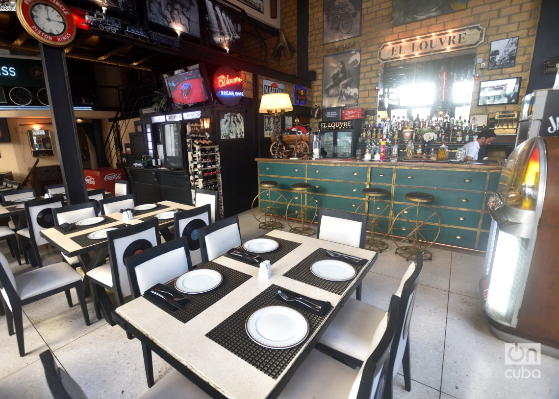 Restaurante El Louvre, en La Habana Vieja. Foto: Otmaro Rodríguez.