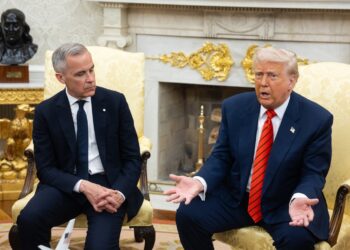 El presidente Donald Trump recibe en la Casa Blanca al primer ministro de Canadá, Mark Carney, el 6 de mayo de 2025. Foto: Francis Chung / EFE / EPA / POOL / Archivo.