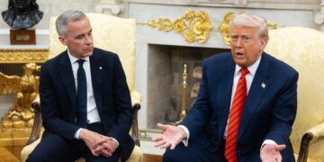 El presidente Donald Trump recibe en la Casa Blanca al primer ministro de Canadá, Mark Carney, el 6 de mayo de 2025. Foto: Francis Chung / EFE / EPA / POOL / Archivo.