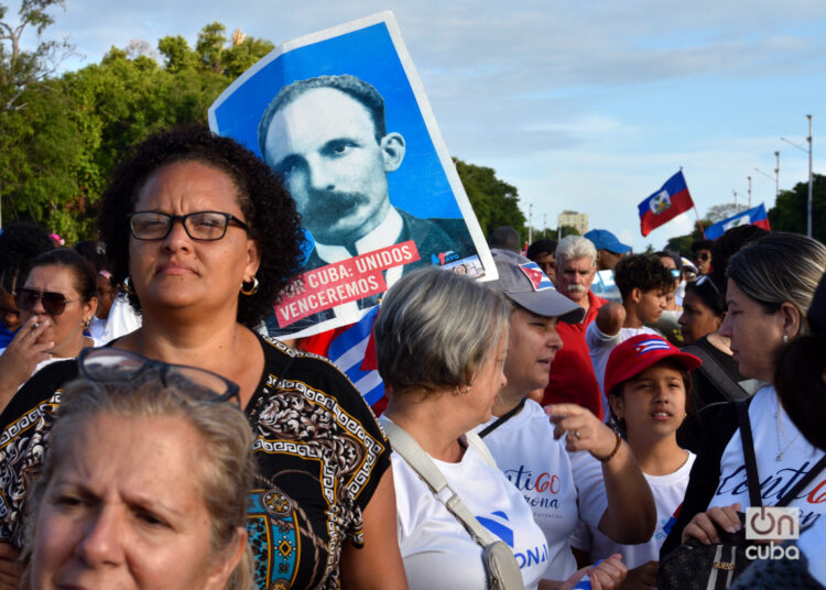 Imagen de archivo del desfile del 1ro de Mayo en la Plaza de la Revolución José de Martí, en La Habana, el 1 de mayo de 2025. Foto: Otmaro Rodríguez / Archivo.
