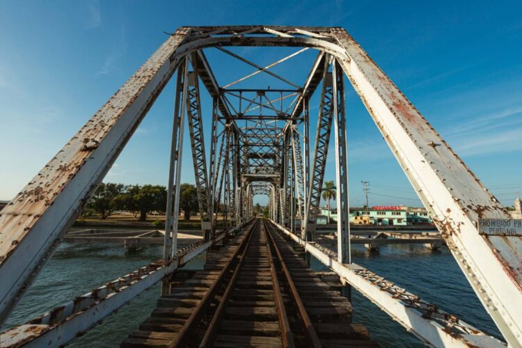 Inician reparaciones en el Puente Giratorio de Matanzas. Foto: Facebook/Eduardo Rodríguez Dávila.