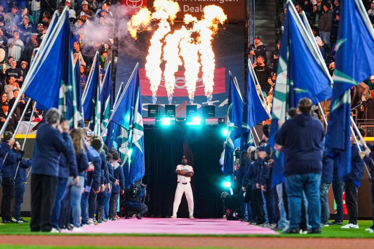 La presentación de Randy Arozarena en el Opening Day de la actual temporada de Grandes Ligas. Foto: Seattle Mariners.