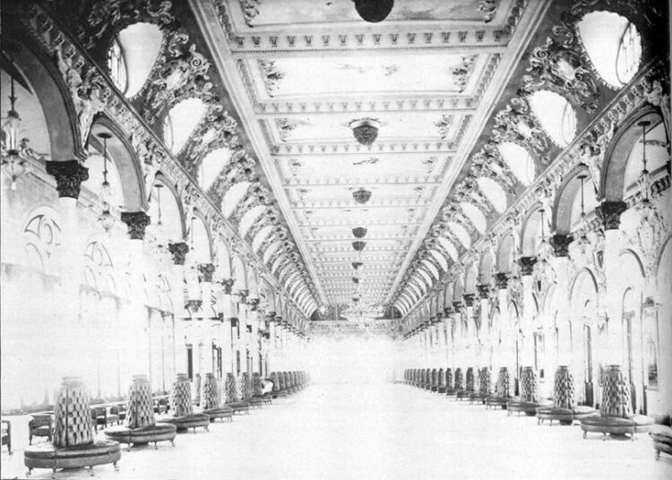El salón de fiestas destacaba por su decorado a semejanza del estilo neogótico veneciano. Foto: Diario de la Marina.