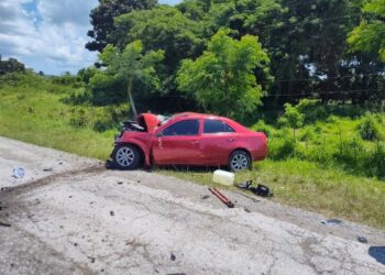 Uno de los autos involucrados en el accidente de tránsito ocurrido en Villa Clara, el 23 de mayo de 2025. Foto: Henry Omar Pérez.