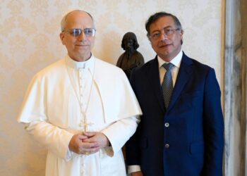 León XIV y Petro, este lunes. Foto: vaticannews.va