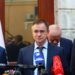 El jefe de la delegación rusa en las conversaciones de paz con Ucrania, Vladimir Medinski (c), el pasado 15 de mayo en Estambul. Foto: Tolga Bozoglu/EFE/EPA.