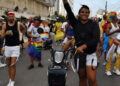 Desfile de la comunidad LGTBIQ+ de Cuba contra la homofobia y la transfobia, en La Habana, el 10 de mayo de 2025. Foto: Ernesto Mastrascusa / EFE.