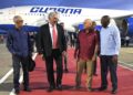 El presidente cubano Miguel Díaz-Canel (2-i) a su llegada a La Habana tras su reciente visita a Rusia. Foto: @PresidenciaCuba / X.