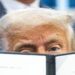 El presidente Donald Trump firma una serie de decretos relacionados con la sanidad en el despacho oval en la Casa Blanca en Washington (EE.UU.). Foto: EFE/EPA/JIM LO SCALZO / POOL.