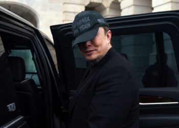 El magnate Elon Musk considera "decepcionante" el paquete fiscal de Donald Trump. Foto: EFE/EPA/WILL OLIVER