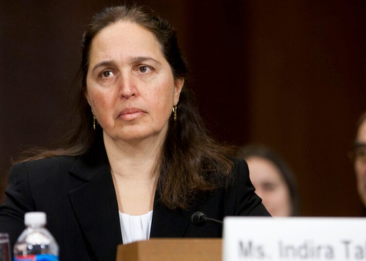 La jueza federal Indira Talwani frenó temporalmente la revocatoria del programa para cubanos, haitianos, nicaragüenses y venezolanos. Foto: Tomada de www.law.com (online).