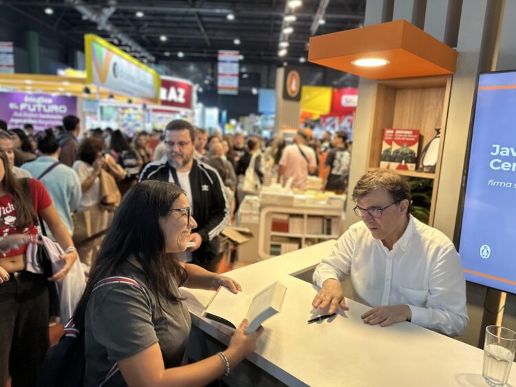 Javier Cercas en la Feria del Libro de Buenos Aires (mayo de 2025). Foto: LEZ.