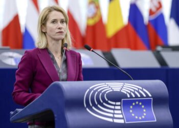 La alta representante de la Unión Europea (UE) para Asuntos Exteriores y Seguridad, la estonia Kaja Kallas, durante una intervención ante el parlamento europeo. Foto: Ronald Wittek / EFE / EPA.