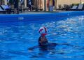 Jhoen Lefont, conocido como el "Delfín del Fútbol", implanta un nuevo récord mundial de dominio del balón dentro del agua, el sábado 24 de mayo de 2025. Foto: Tomada del perfil de Facebook de Raúl Rodríguez.