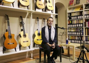 La obra de Brouwer abarca más de 700 piezas en diversos géneros y formas musicales. Foto: guitarrasdeluthier.com