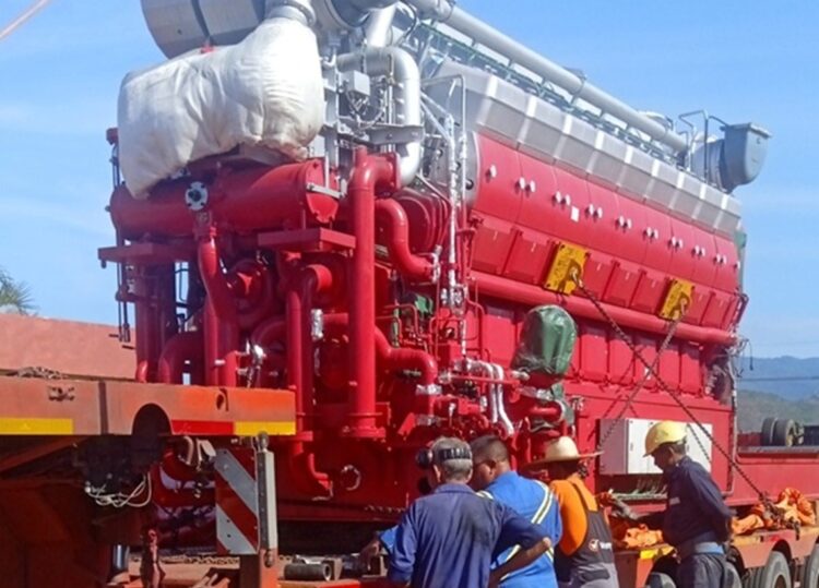 Nuevo motor chino para la Central Eléctrica fueloil de Trinidad, en la provincia de Sancti Spíritus. Foto: Cubadebate.