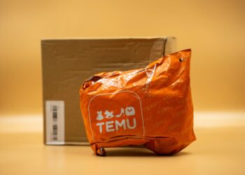 El acápite eliminado beneficiaba a gigantes del comercio electrónico como Temu o Shein. Foto: wired.com