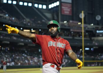 Randy Arozarena celebra tras anotar una carrera ante Canadá en el Clásico Mundial de béisbol,  2023. Foto: www.sportngnews.com
