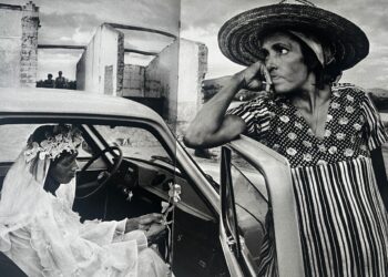 Páginas interiores del libro "Génesis", antología fotográfica del fotógrafo brasileño Sebastião Salgado. Foto: Kaloian.