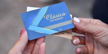 La tarjeta Clásica, para el pago en dólares en Cuba. Foto: Fincimex / Facebook / Archivo.