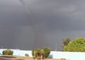 Tornado en las inmediaciones del Aeropuerto Internacional José Martí, en La Habana, el 26 de mayo de 2025. Foto: Tomada de las redes sociales.