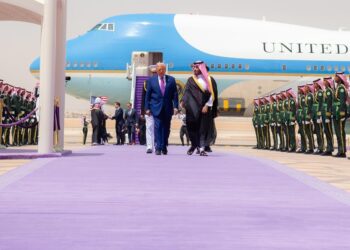 Trump fue recibido por el príncipe heredero Mohammed bin Salman. Foto: @KSAmofaEN