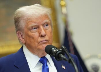 Trump durante una conferencia de prensa en la Sala Roosevelt de la Casa Blanca, el 12 de mayo de 2025. Foto: CHRIS KLEPONIS/EFE/EPA/ POOL.