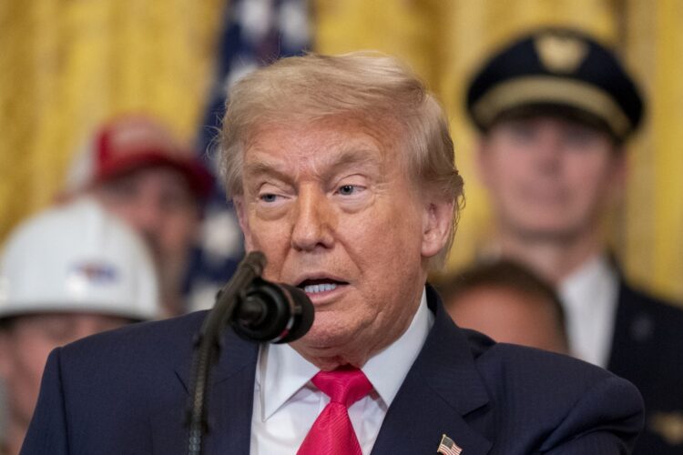 El presidente estadounidense Donald Trump en la Casa Blanca, Washington. Foto: EFE/ Ken Cedeno / Pool.